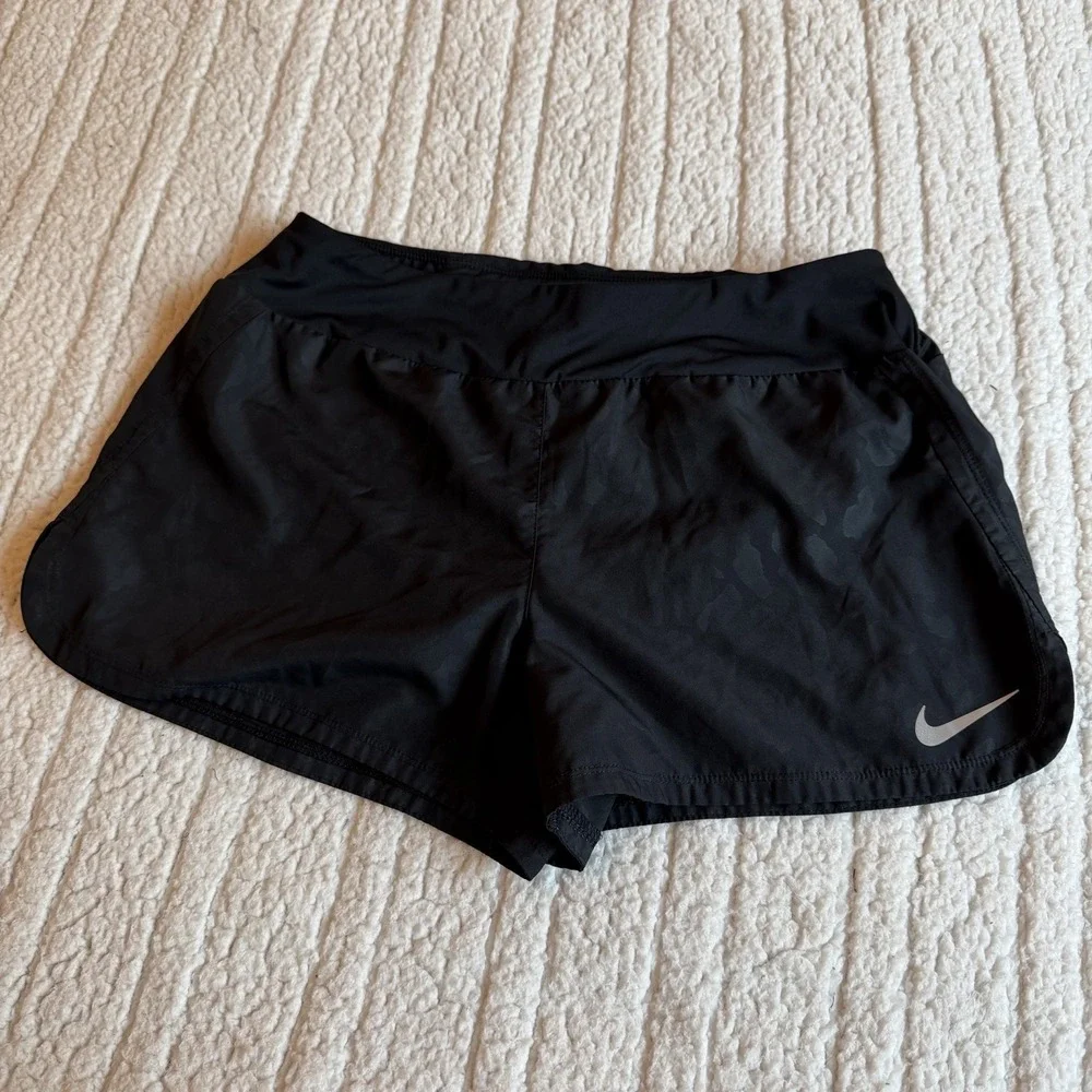 Nike Dri Fit Running Shorts Women Size Medium Black Subtle Animal Pattern Lining